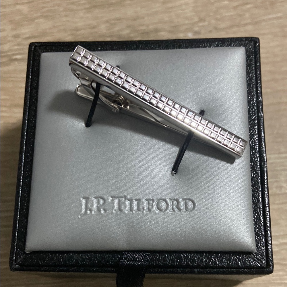 J.P. Tilford Rhodium Engraved Checker Tie Clip